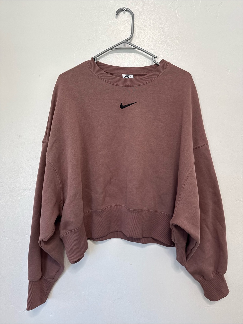 Nike Women's Cropped Oversized Crewneck Sweatshirt in Dusty Rose